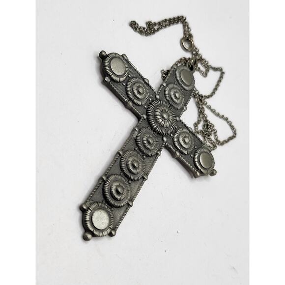 Vintage Pewter Cross Pendant Necklace 16 Inch Chain Religious Jewelry - Picture 7 of 7
